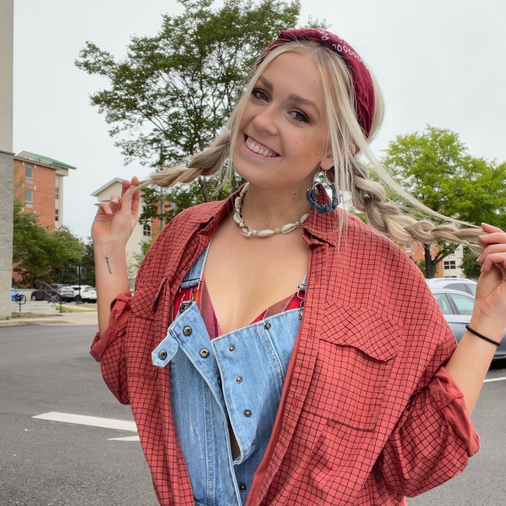 Meet your Posher, Lucy